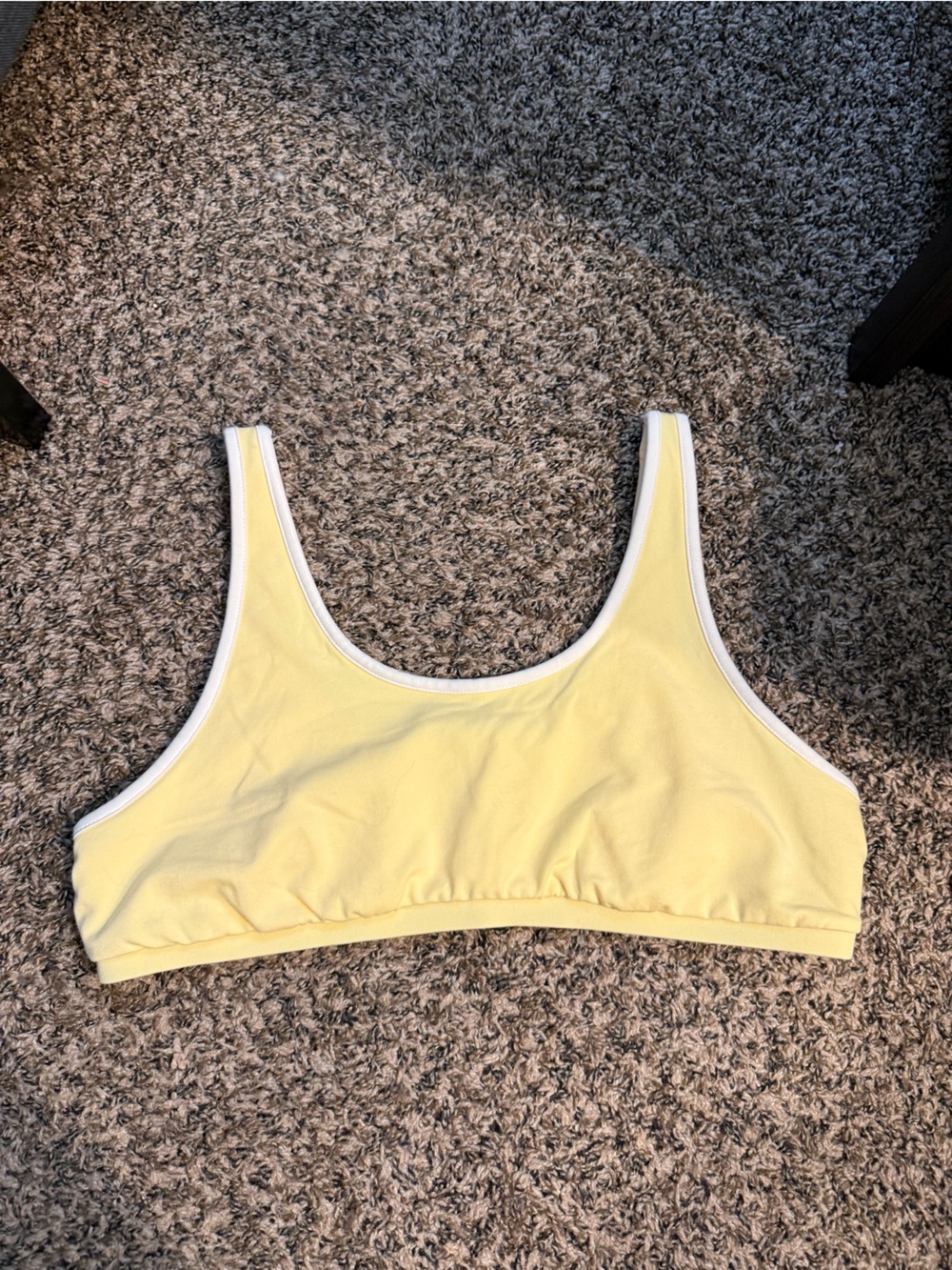 Old Navy Yellow sports bra XL nwot
